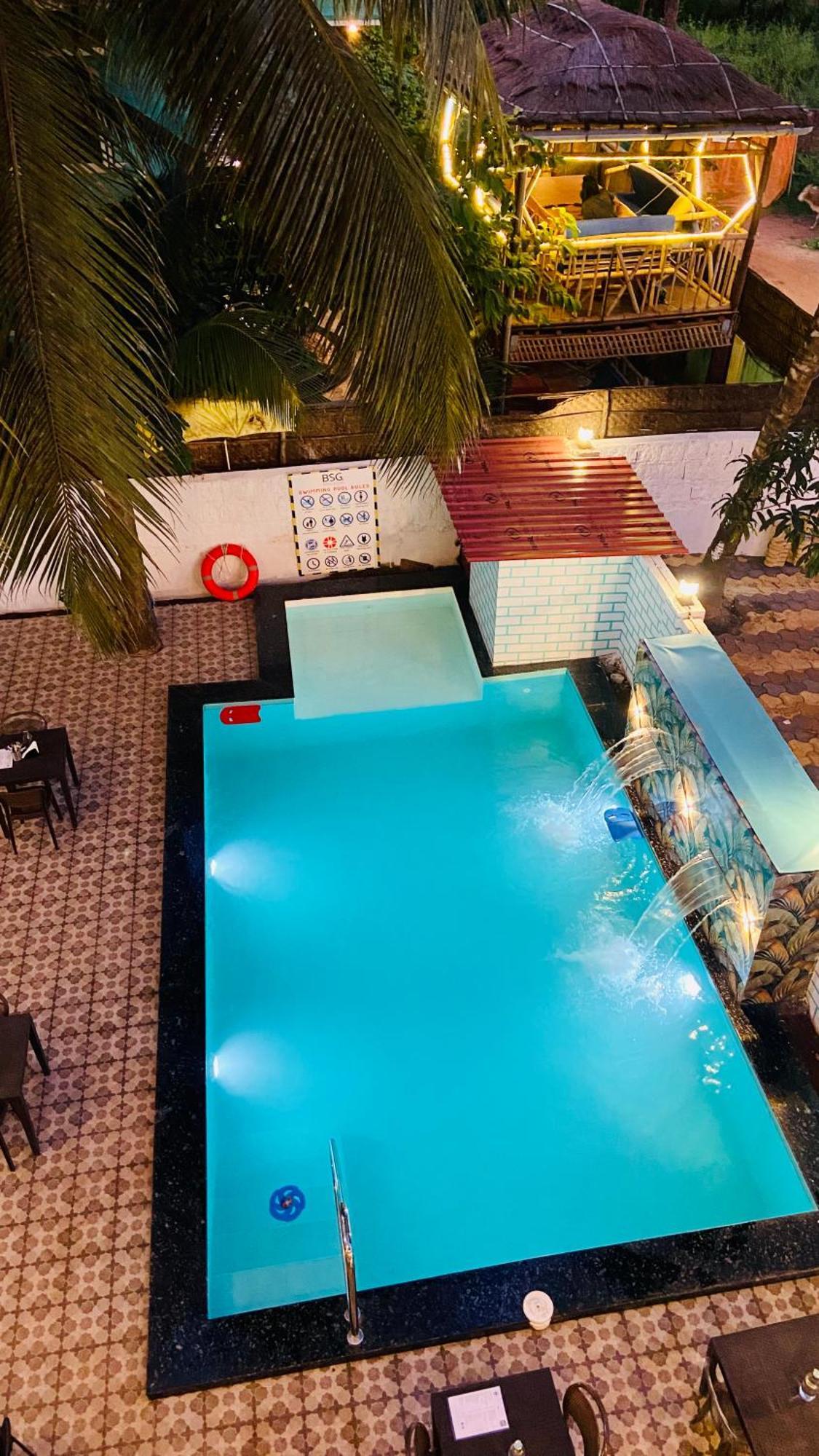 Bsg Stay - Turtle Beach Morjim Goa Exterior foto